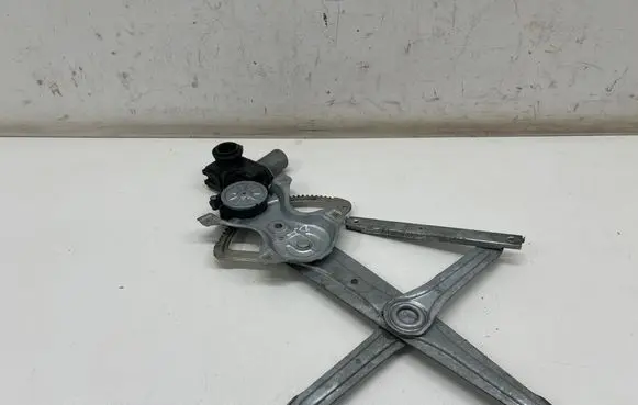 Toyota C-HR I Front door window regulator with motor 69810F4010 85710F4010