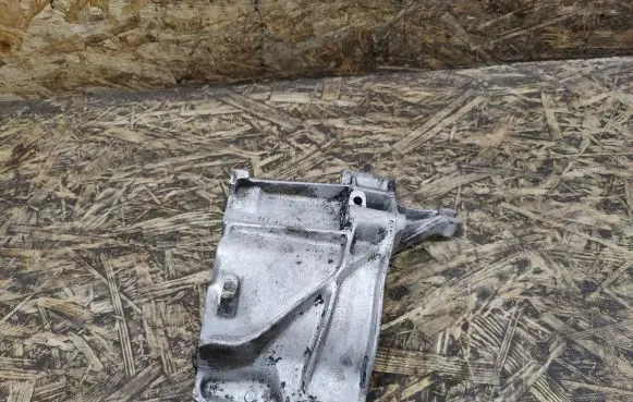 Mercedes-Benz SL R107 Generator/alternator bracket 1171421140