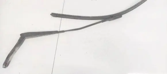 Volvo XC70 Front wiper blade arm 31276002