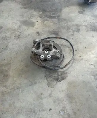 Rear wheel hub