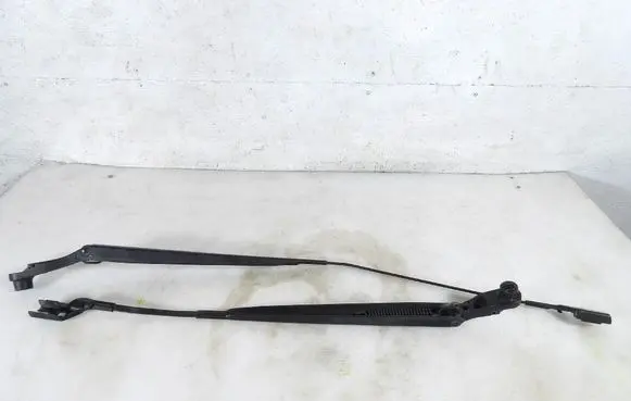 Opel Mokka X Front wiper blade arm
