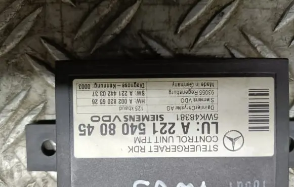 Mercedes-Benz S W221 Tire pressure control unit A2215408045