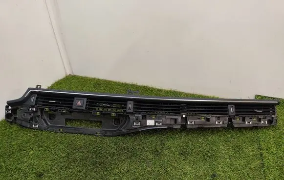 Audi S5 F5 Dash center air vent grill 8W1820902E 20042017 09628