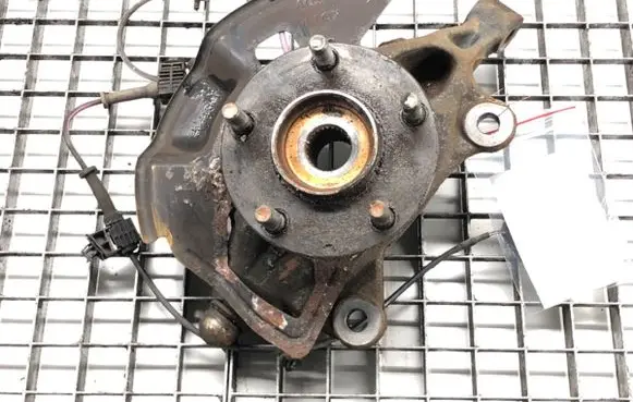 Mazda 3 II Front wheel hub spindle knuckle