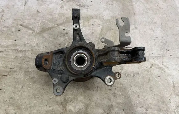 Peugeot 308 Front wheel hub 9670367680