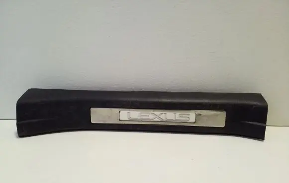 Lexus RX 330 - 350 - 400H Rear sill trim cover 6793048050