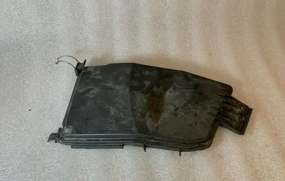 Mercedes-Benz C W203 Fuse box cover 2035451303