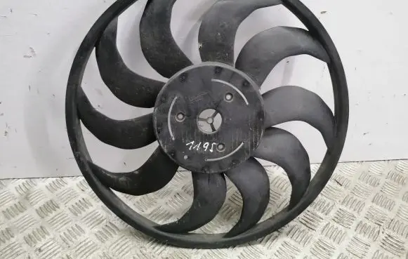 Volkswagen ID.3 Electric radiator cooling fan 825027304
