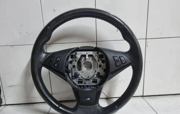 BMW 5 E60 E61 Steering wheel 11008818