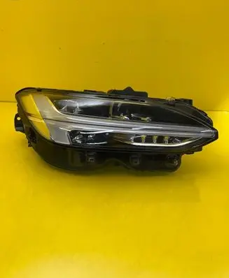 Volvo S90, V90 Headlight/headlamp 32228317