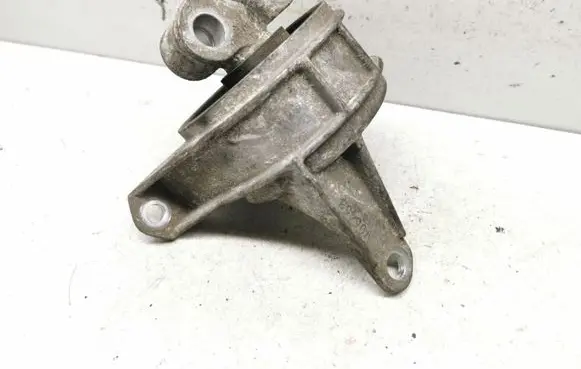 Opel Zafira B Engine mount bracket V05453