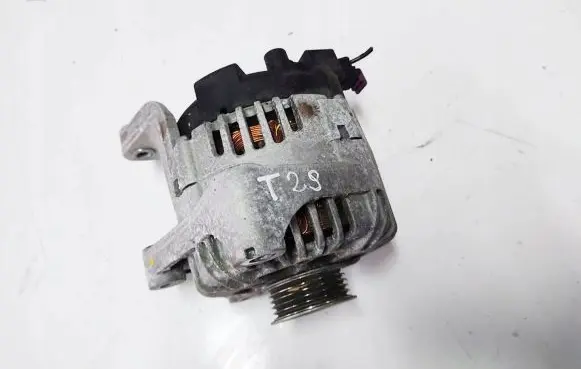 Toyota Avensis T270 Generator/alternator 8574045
