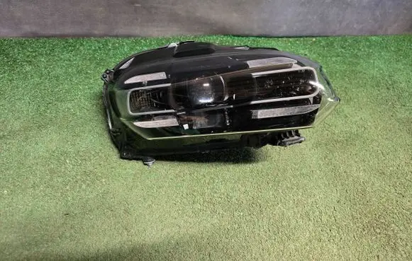 Porsche Taycan 9J1 Headlight/headlamp 9J1941032G 135700153502 1140E340005
