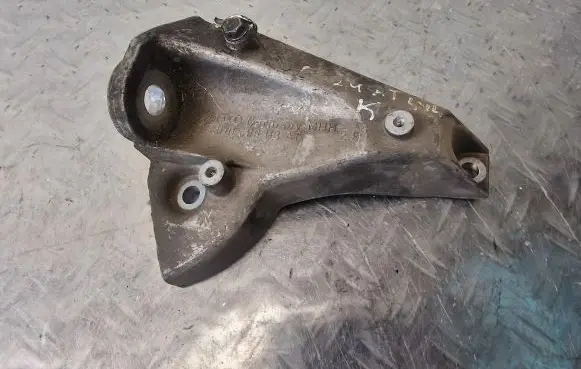 Audi A6 S6 C5 4B Gearbox mounting bracket 8D0399113AT