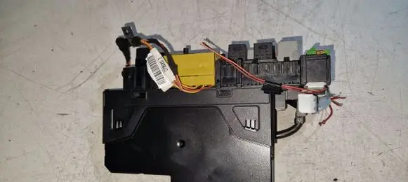 Mercedes-Benz C W204 Fuse box set 2049060805