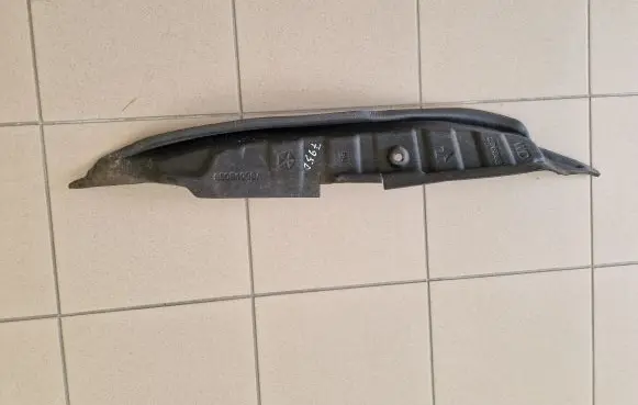 Dodge Durango Fender foam support/seal 