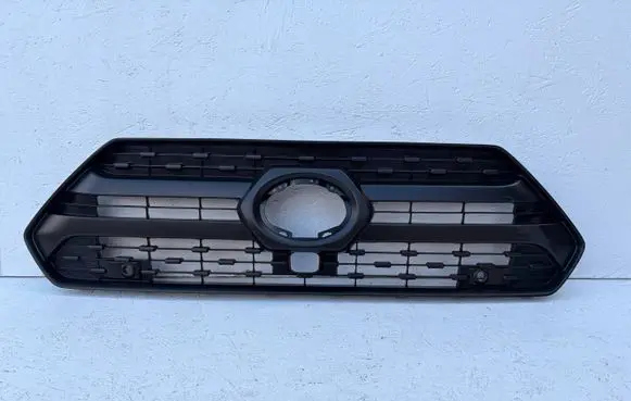 Toyota RAV 4 (XA50) Front bumper upper radiator grill 5311142220