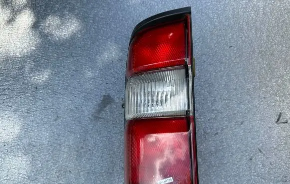 Nissan Patrol Y61 Rear/tail lights 26555VB525