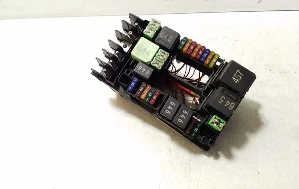 Volkswagen PASSAT B8 Fuse module 5Q0937125B