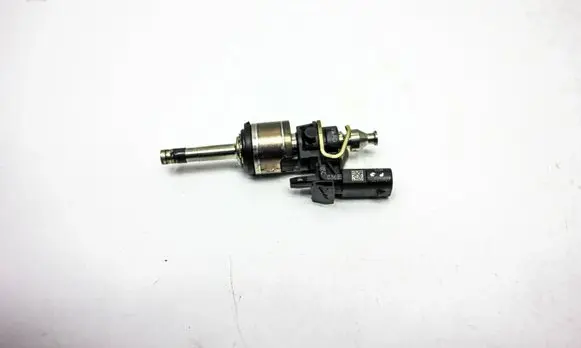 Skoda Kamiq Fuel injector 05C036E