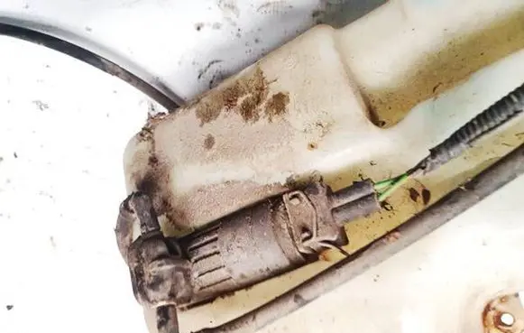 Fiat Doblo Windscreen/windshield washer pump d283113 2572