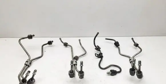 Volvo V60 Fuel injector supply line/pipe 