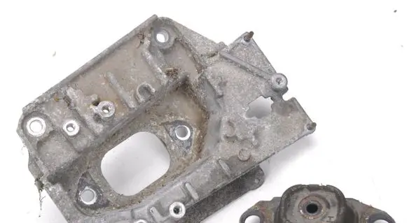 Nissan Juke I F15 Engine mount vacuum valve 