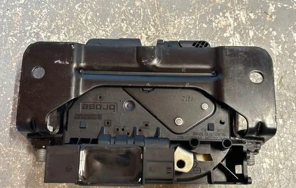 Tailgate/trunk/boot lock/catch/latch