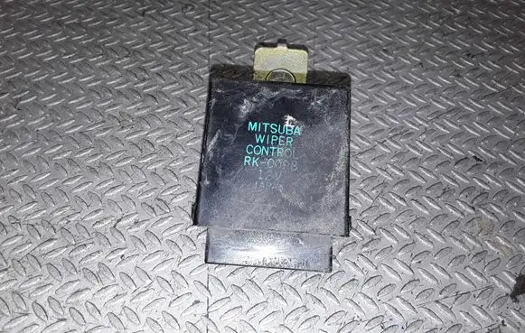 Subaru Forester SF Window wiper relay 