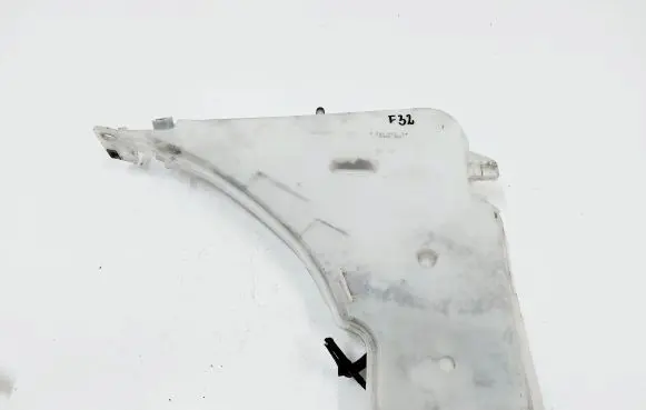 BMW 4 F32 F33 Windshield washer fluid reservoir/tank 7241671
