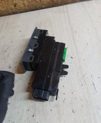 Volvo V70 Electric window control switch 9452959