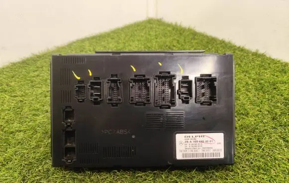 Mercedes-Benz ML W164 SAM control unit A1644404001 A1645456916 A1644424000