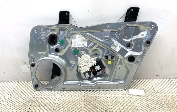 Volkswagen Tiguan Front door window regulator with motor 5N1837730D