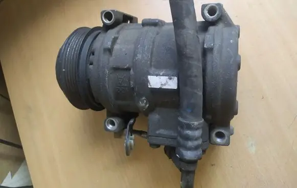 BMW 5 E39 A/C compressor mount bracket 10PA17C