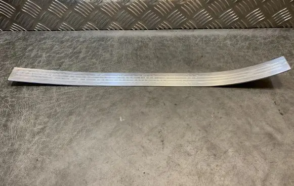 Mercedes-Benz S W221 Side skirt rear trim A2216801935