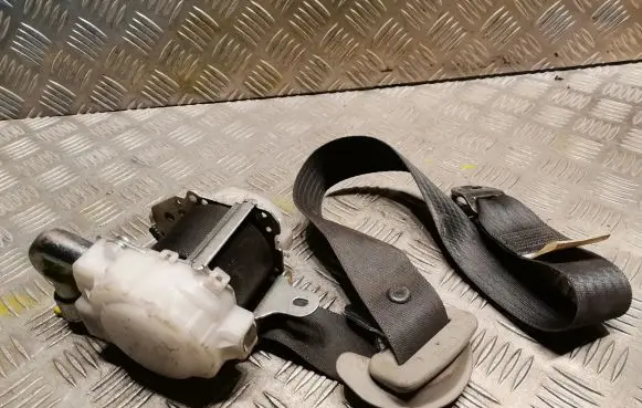 Lexus IS 220D-250-350 Front seatbelt 7M8750P
