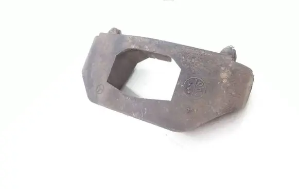 Mercedes-Benz R W251 Fender mounting bracket A2516900021