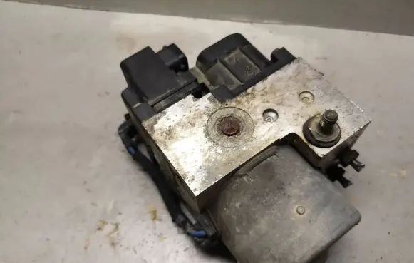 Nissan Almera N16 ABS Pump 476605M306 0265216899 0273004635