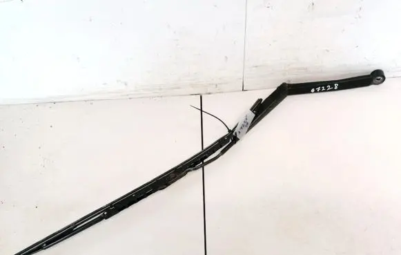 Toyota Avensis Verso Front wiper blade arm