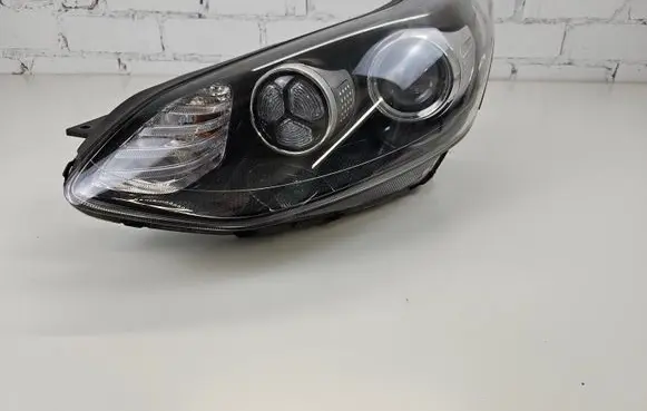 KIA Sportage Headlight/headlamp L009L04639B
