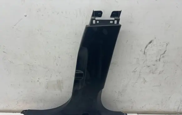Maserati Ghibli (B) pillar trim (bottom) 670019610