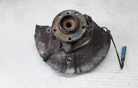 BMW 5 E60 E61 Front wheel hub spindle knuckle 6760954R