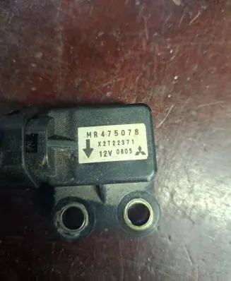 Mitsubishi Pajero Airbag deployment crash/impact sensor MR475078 X2T22371