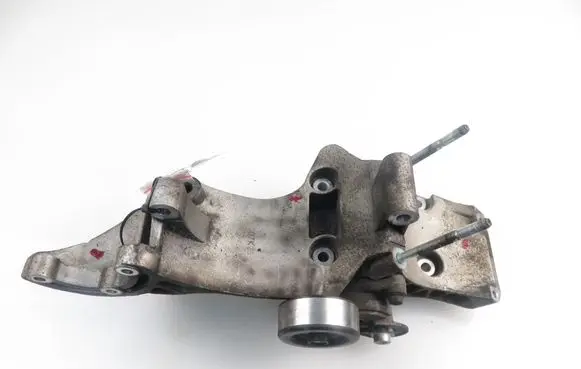 Chevrolet Epica Generator/alternator bracket 