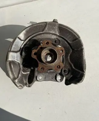 BMW 5 G30 G31 Rear wheel hub 6866337