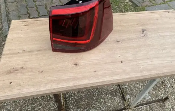 Rear/tail lights