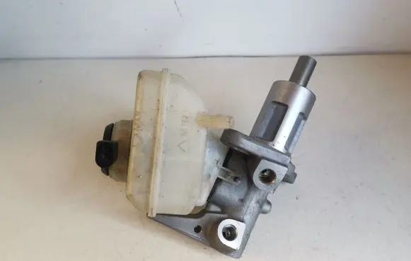 Master brake cylinder
