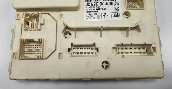 Mercedes-Benz E C207 W207 SAM control unit A2079004300