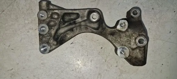 Chrysler Grand Voyager V Generator/alternator bracket 90513137F