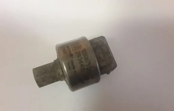 Opel Vectra B Air conditioning (A/C) pressure sensor 90506751 GM280446 280446